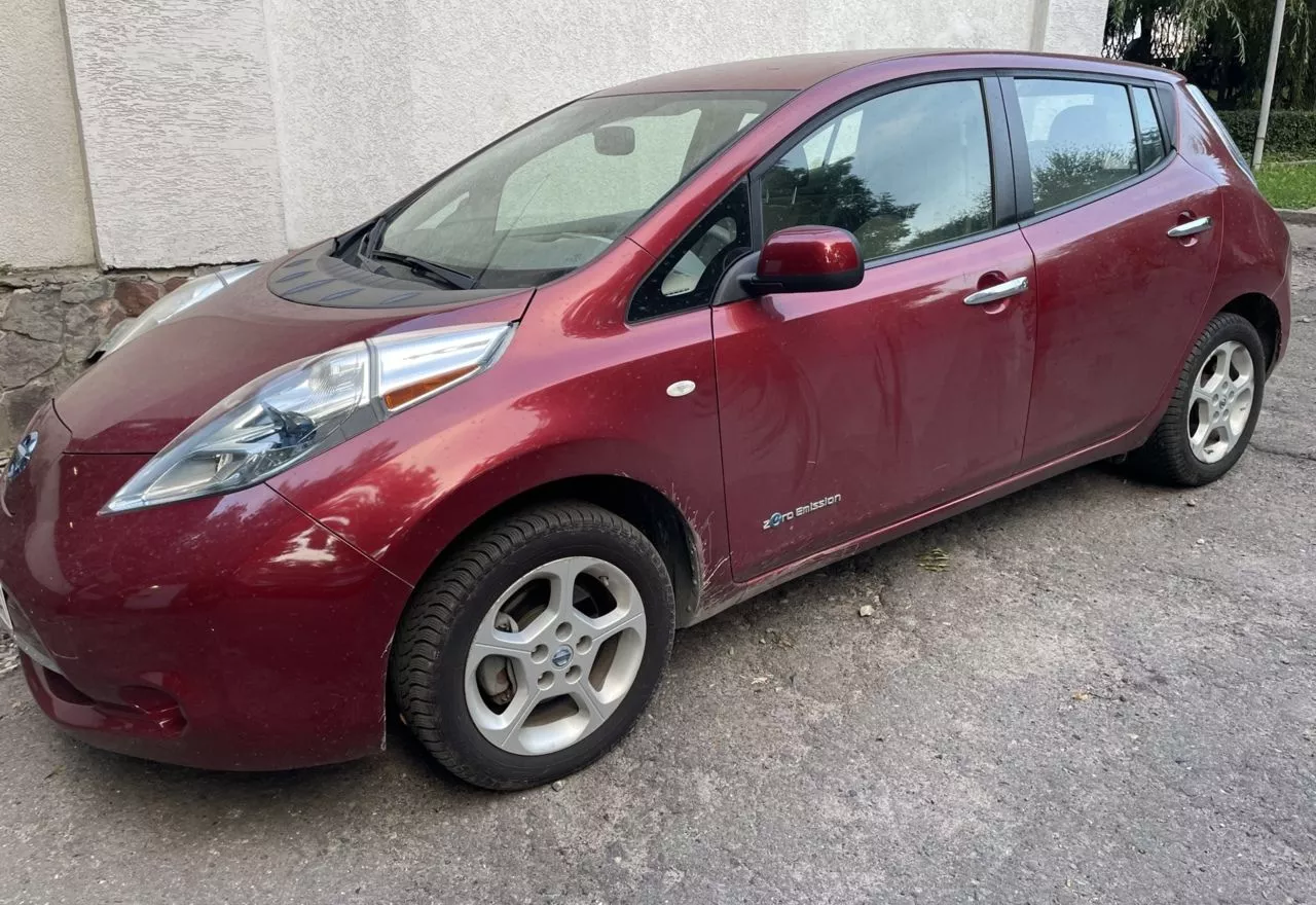 Nissan Leaf  24 kWh 2011111