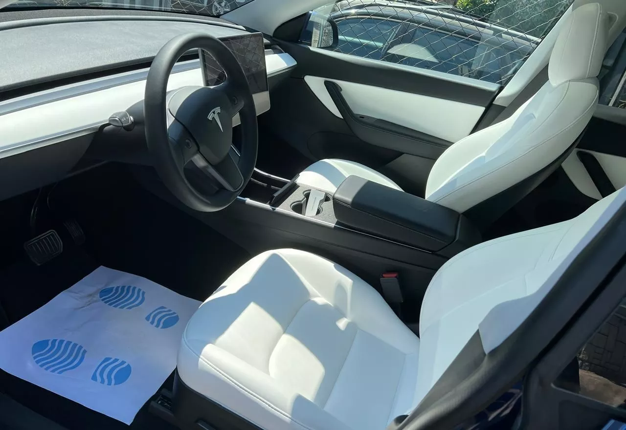 Tesla Model Y  82 kWh 2020471