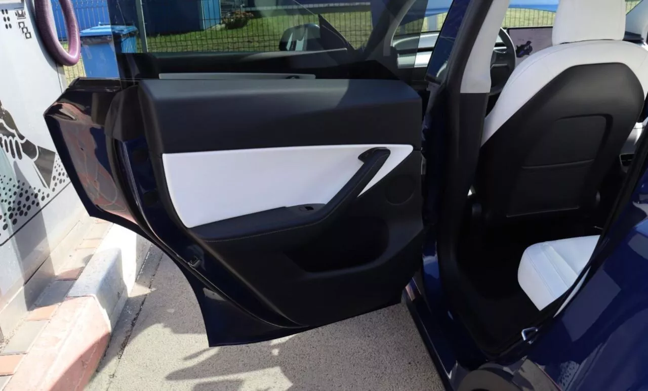 Tesla Model Y  82 kWh 2020211