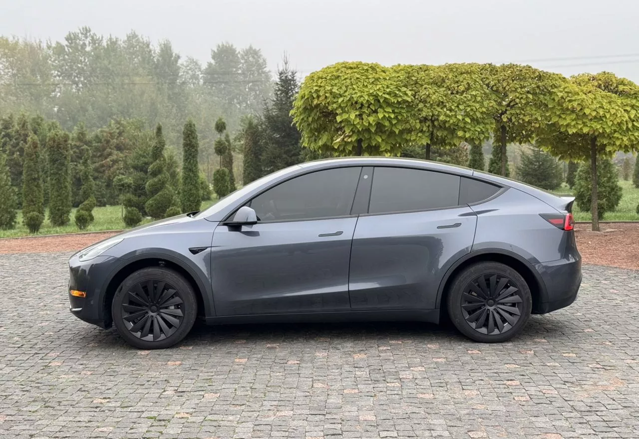 Tesla Model Y  82 kWh 202301