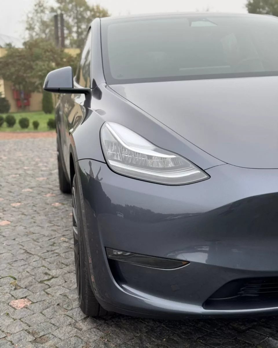 Tesla Model Y  82 kWh 202351