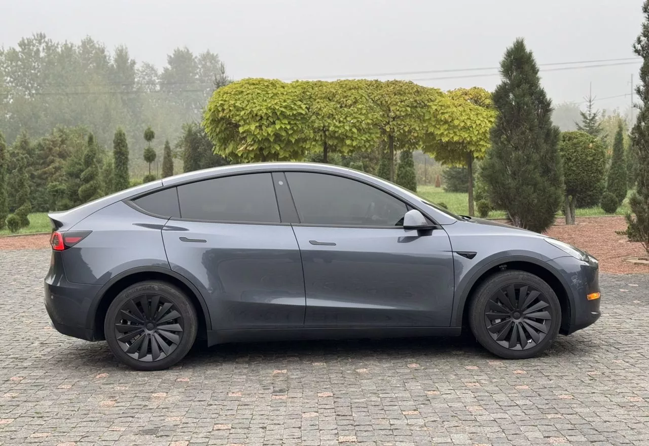 Tesla Model Y  82 kWh 202361