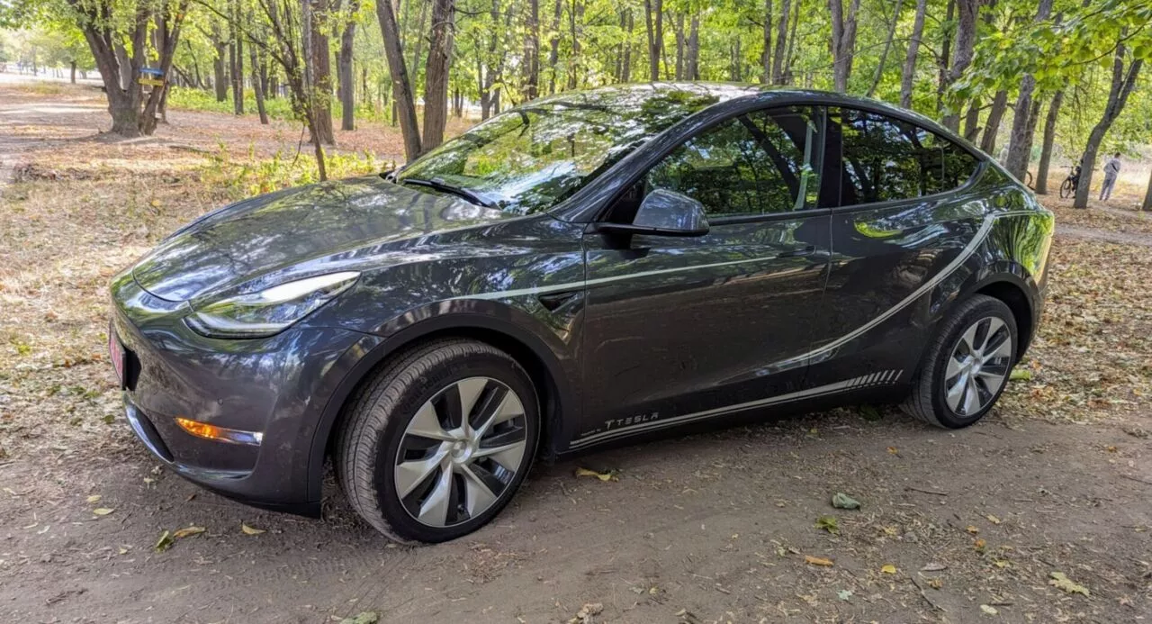 Tesla Model Y  82 kWh 2022101