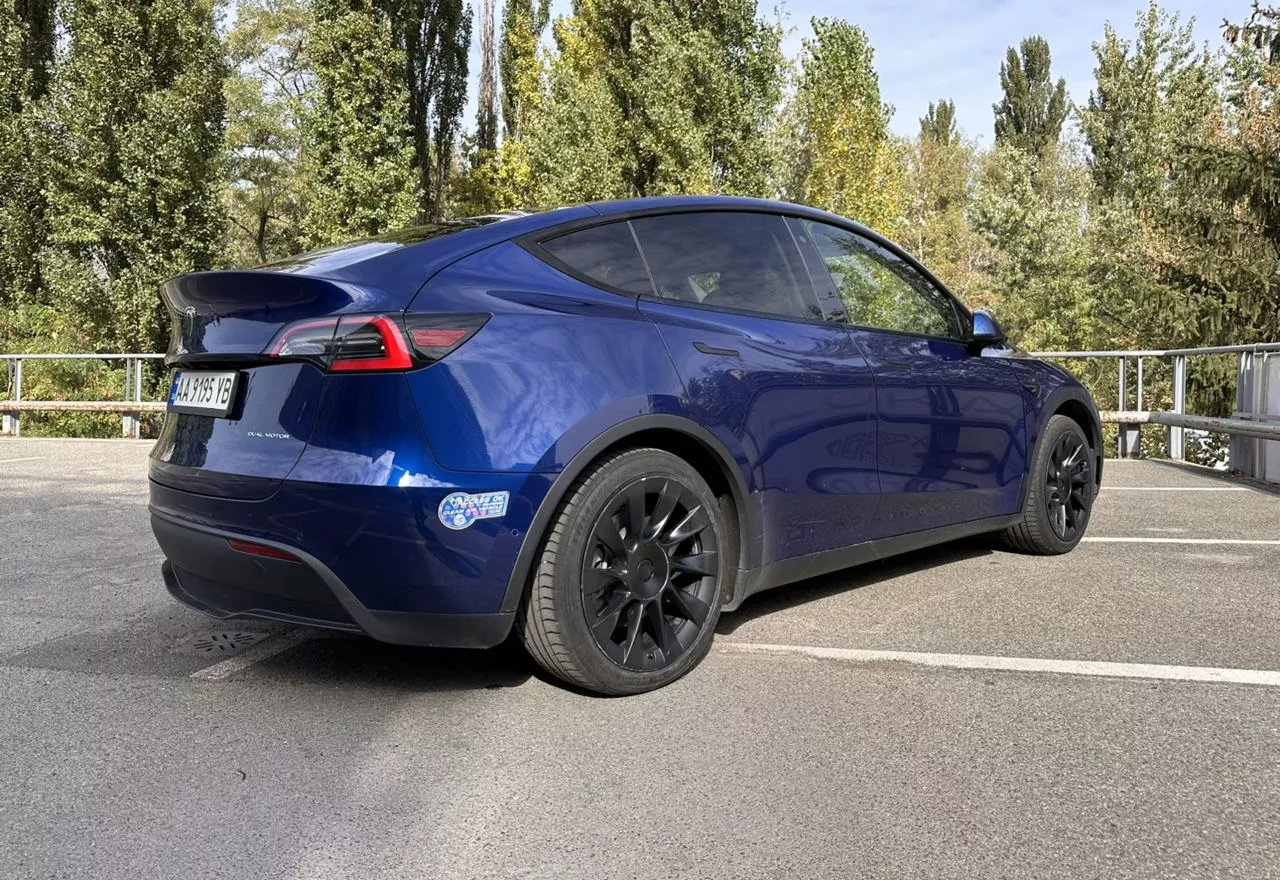 Tesla Model Y  75 kWh 2020101