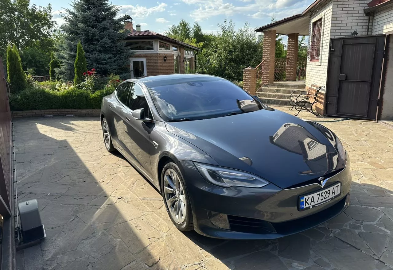 Tesla Model S  201611