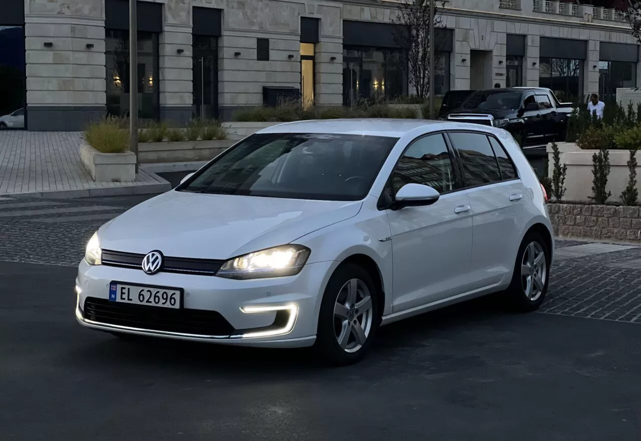 Volkswagen e-Golf  24 kWh 201581