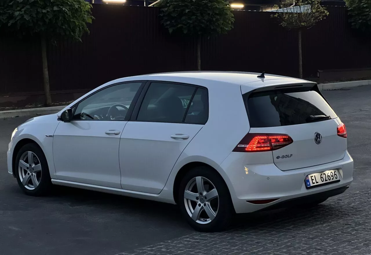 Volkswagen e-Golf  24 kWh 2015101