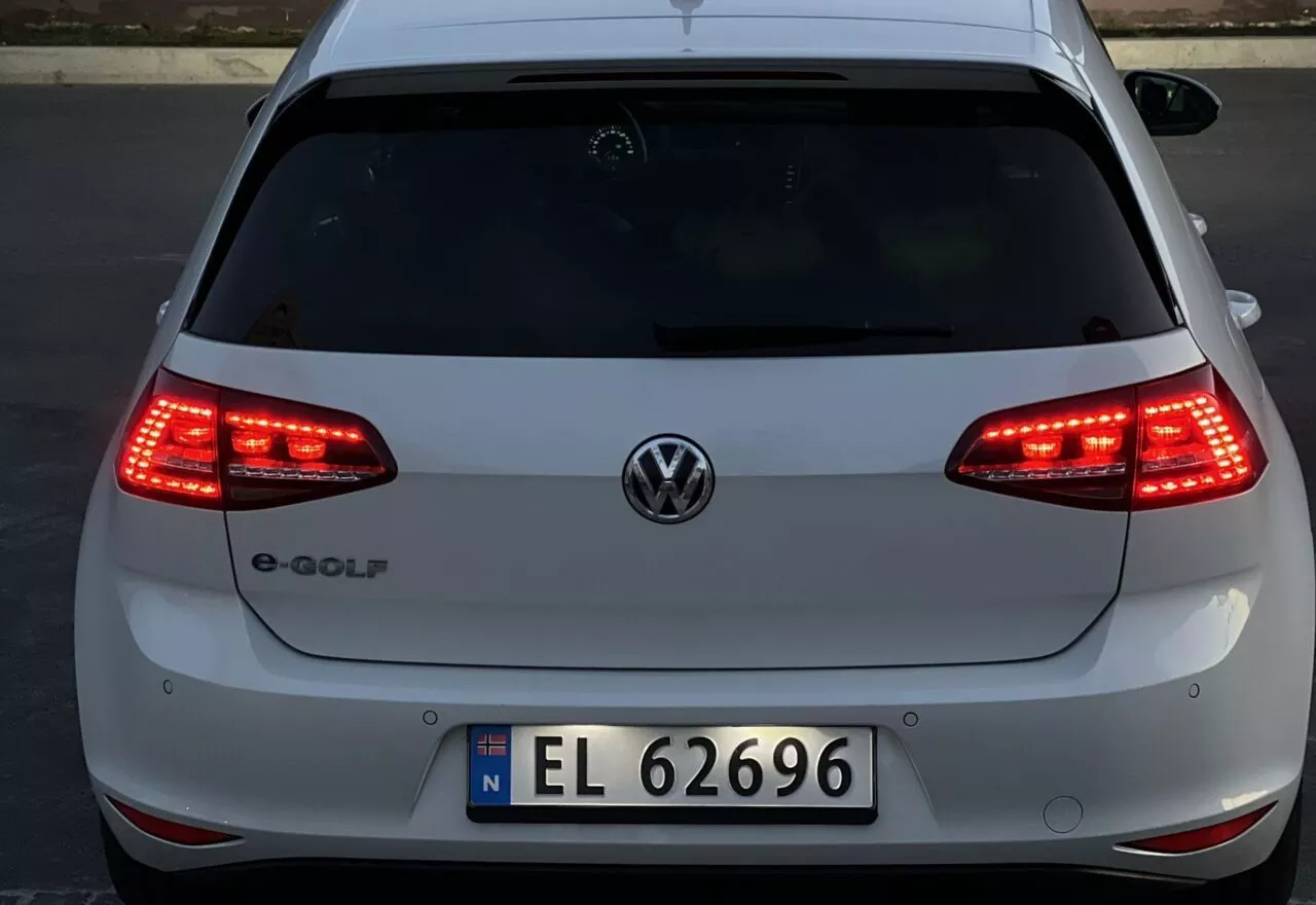 Volkswagen e-Golf  24 kWh 2015111