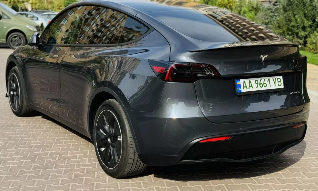 Tesla Model Y  82 kWh 2021101