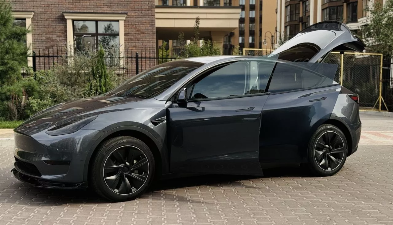 Tesla Model Y  82 kWh 2021261