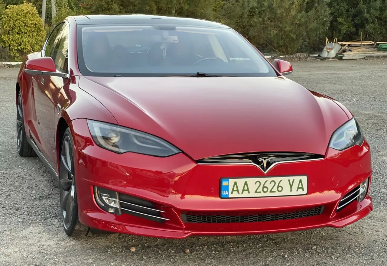 Tesla Model S  85 kWh 2013201