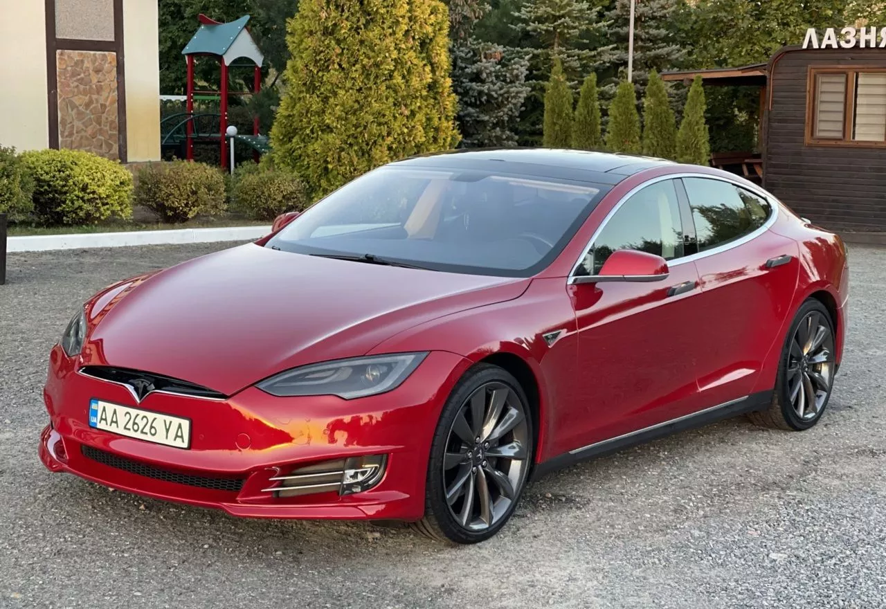 Tesla Model S  85 kWh 2013221