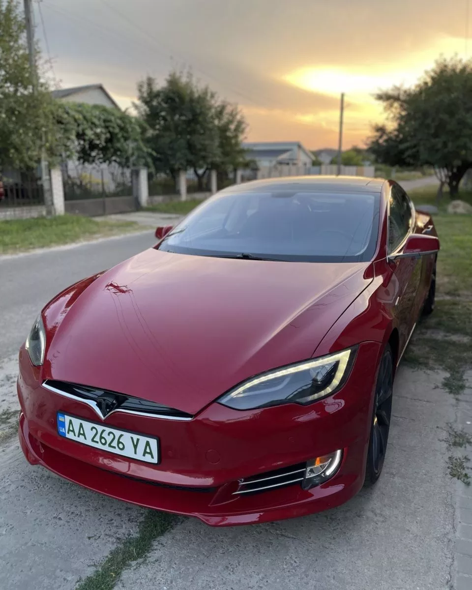 Tesla Model S  85 kWh 2013171