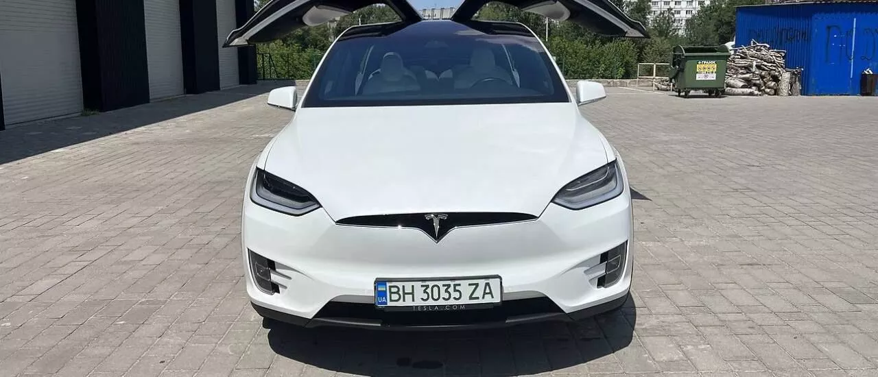 Tesla Model X 