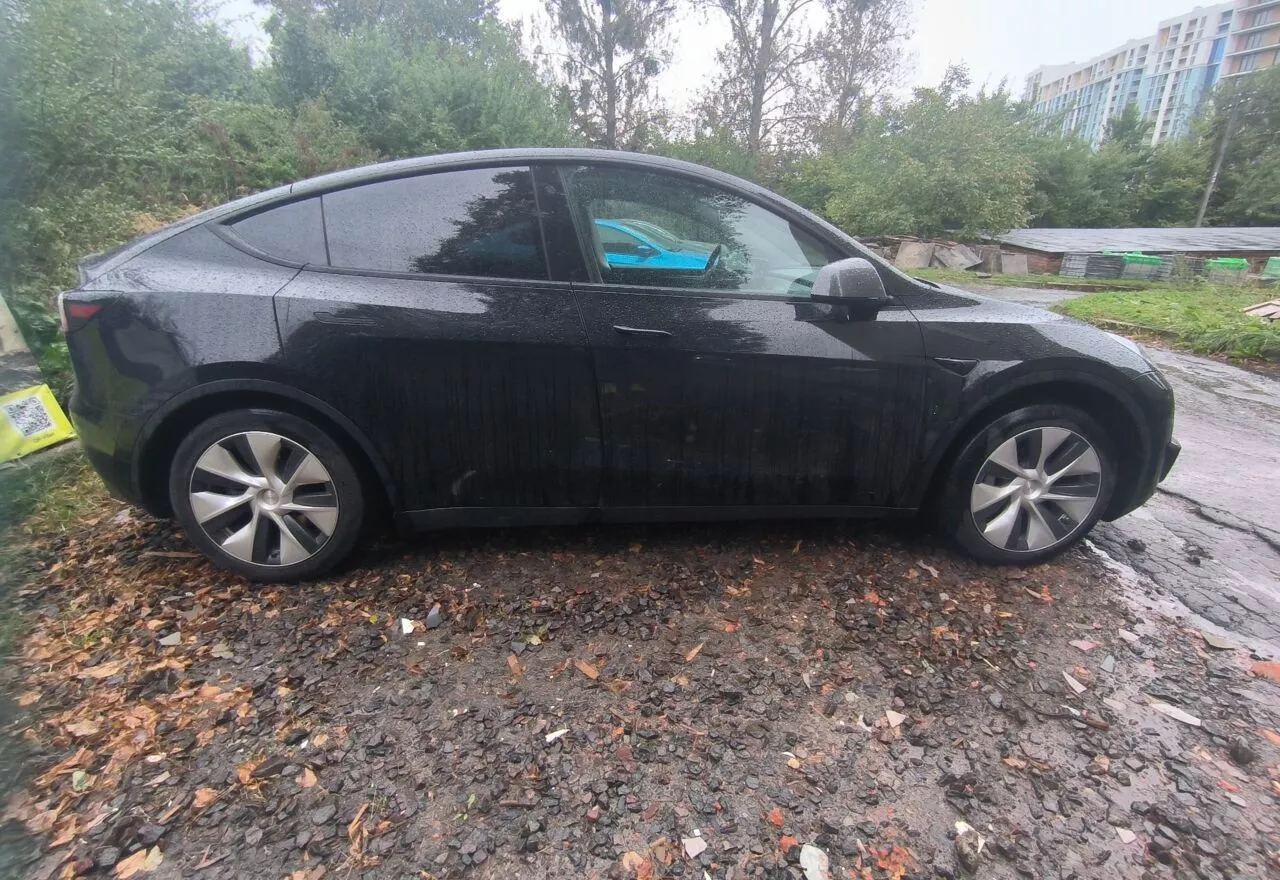 Tesla Model Y  82 kWh 202341