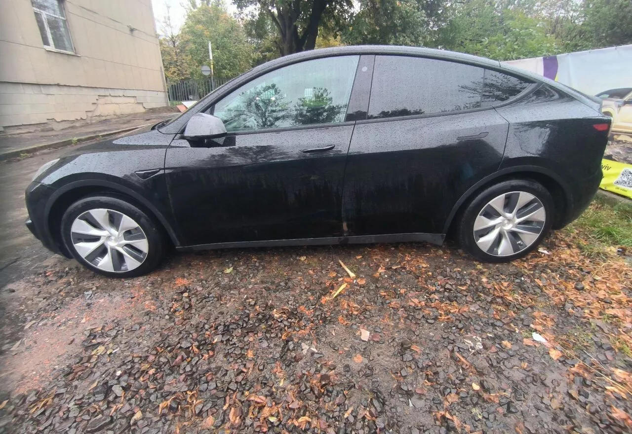 Tesla Model Y  82 kWh 202351