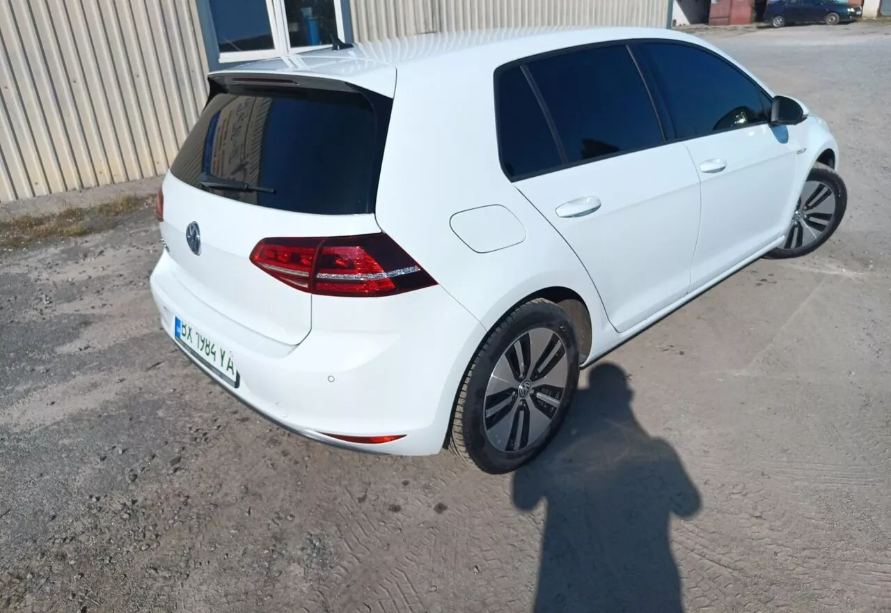 Volkswagen e-Golf  24 kWh 201421