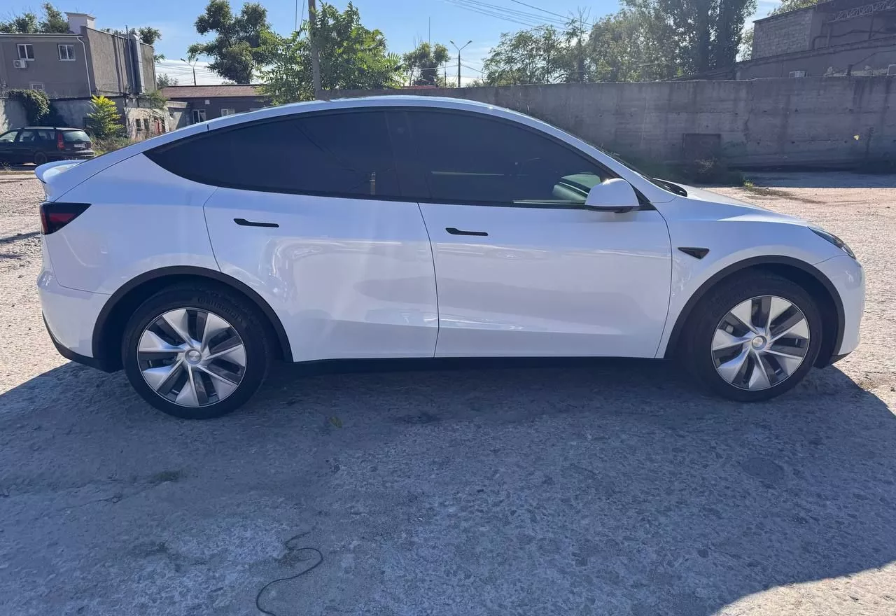 Tesla Model Y  82 kWh 202361