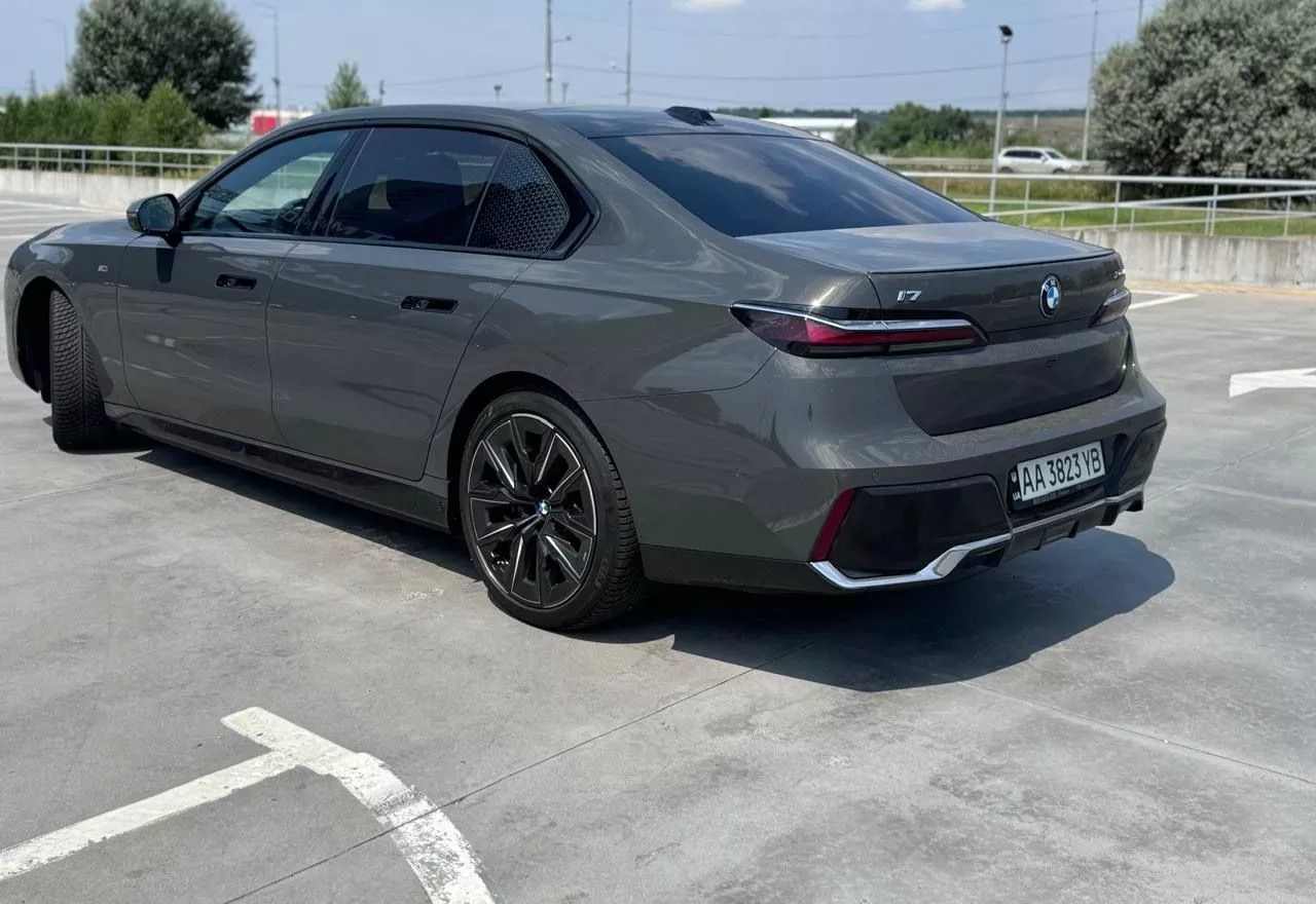 BMW i7  101.7 kWh 2022131