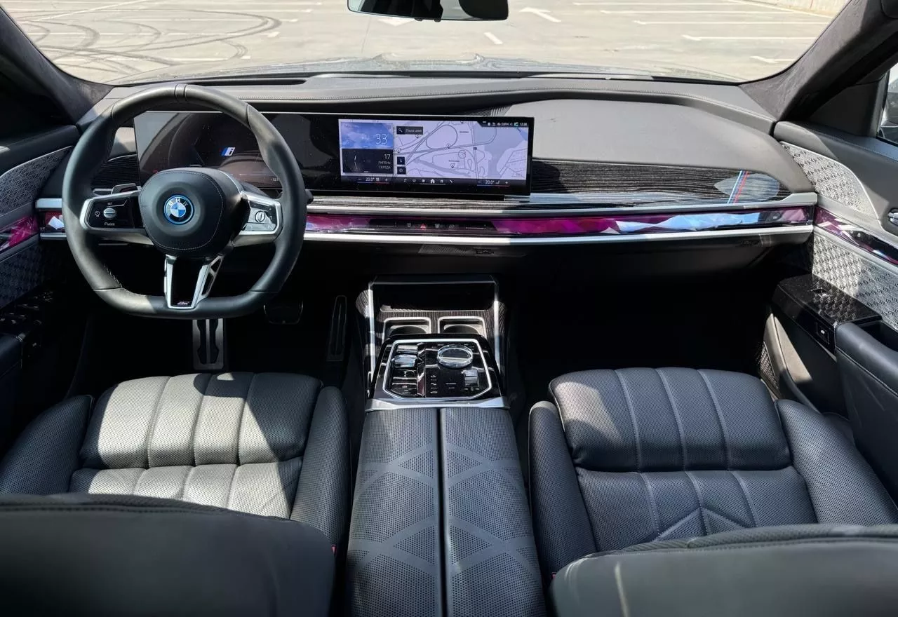 BMW i7  101.7 kWh 2022141