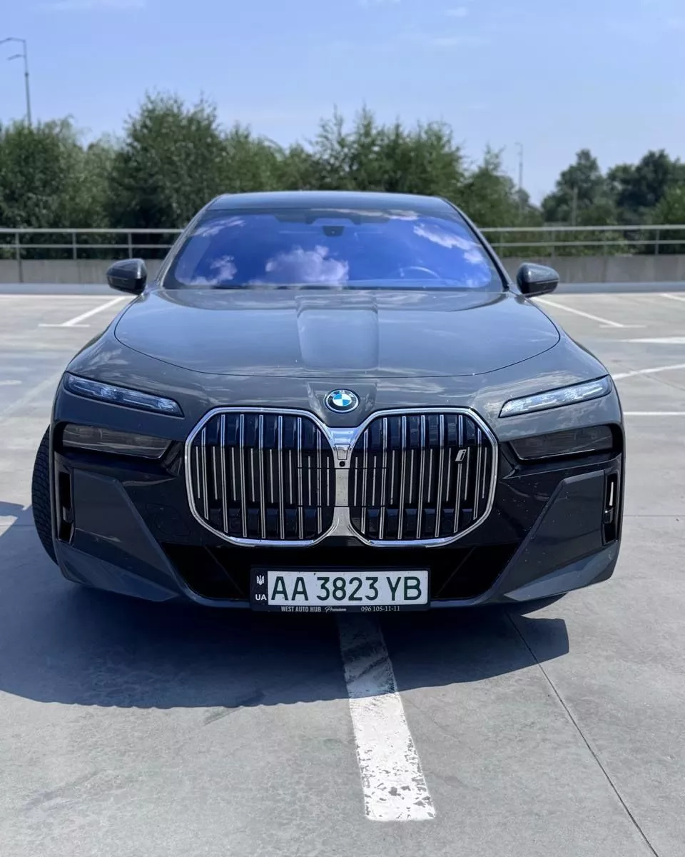 BMW i7  101.7 kWh 2022251