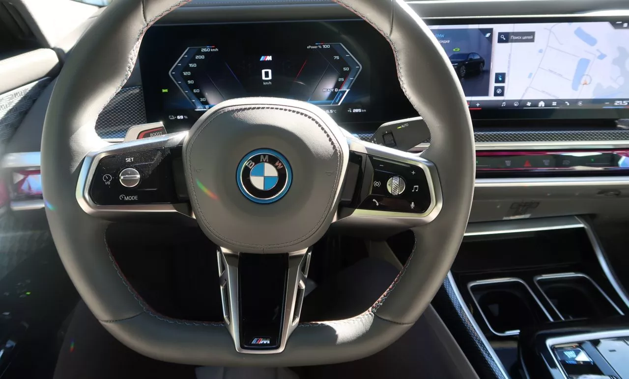 BMW i7  101.7 kWh 202361