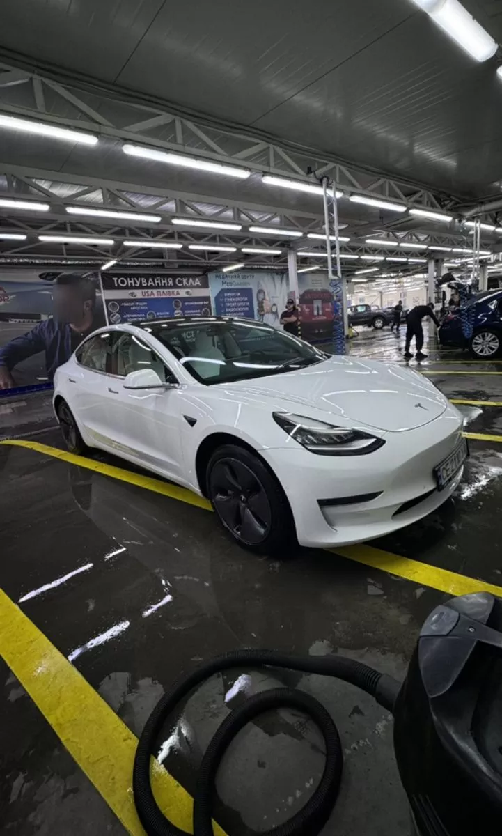 Tesla Model 3  202081