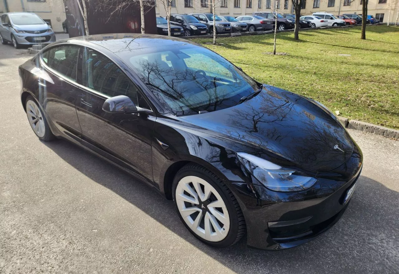 Tesla Model 3  54 kWh 2021121