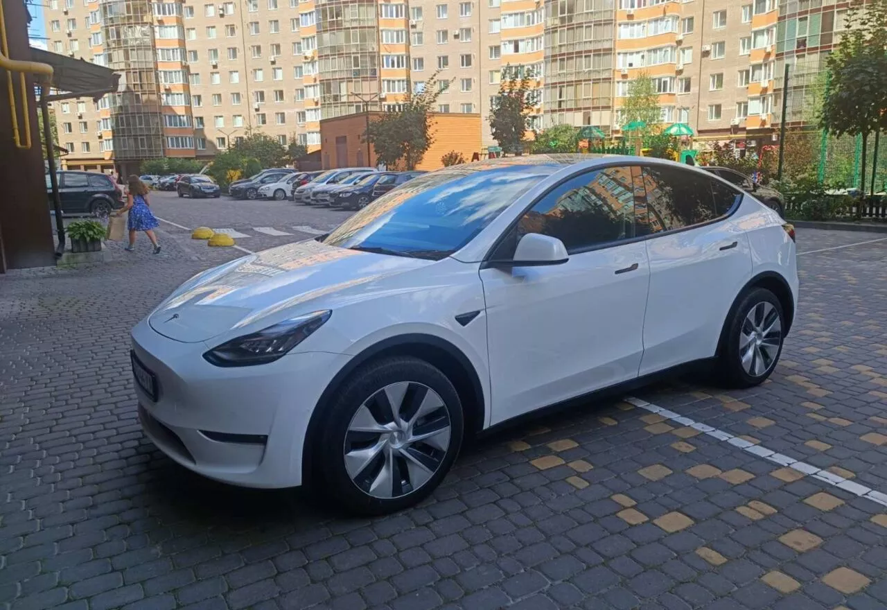 Tesla Model Y 