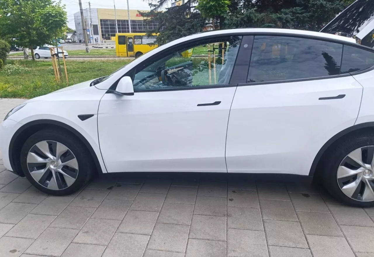 Tesla Model Y  82 kWh 2022121