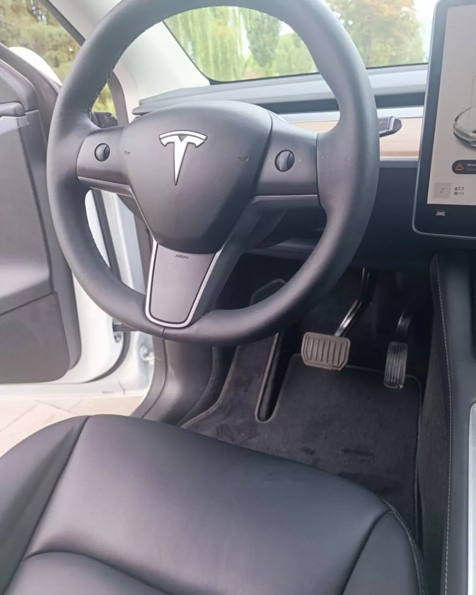 Tesla Model Y  82 kWh 2022201