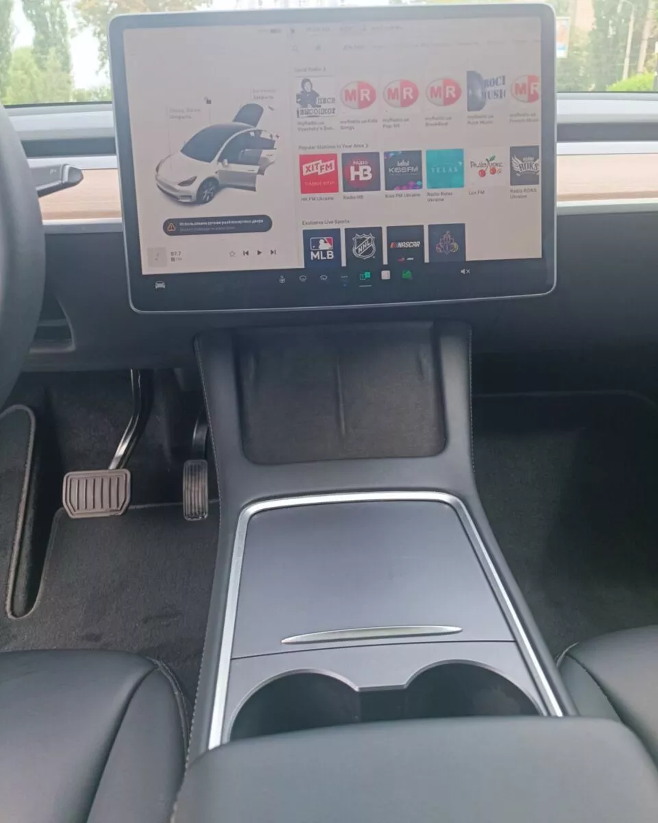 Tesla Model Y  82 kWh 2022211