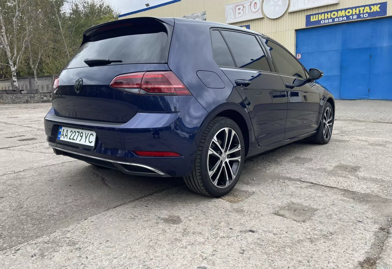 Volkswagen e-Golf  35.8 kWh 2019101