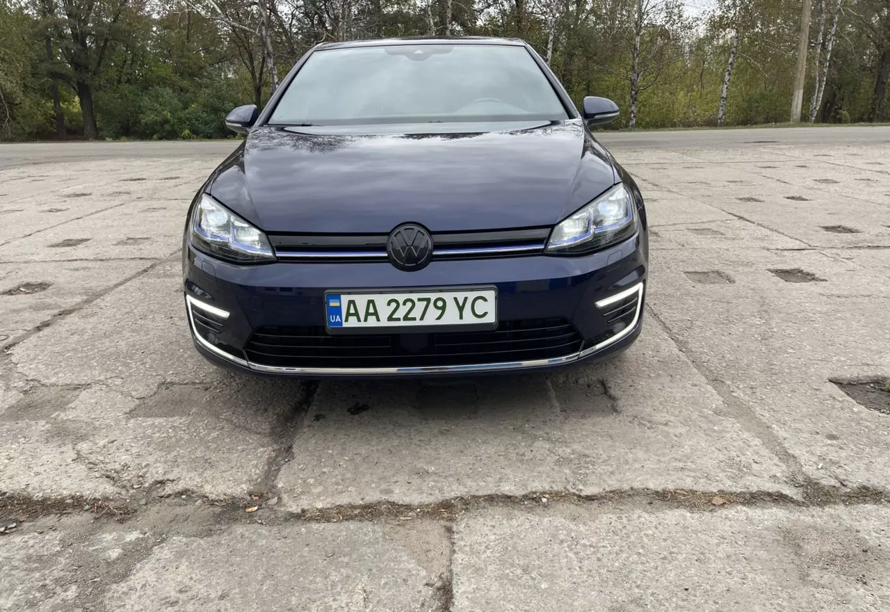 Volkswagen e-Golf  35.8 kWh 2019221