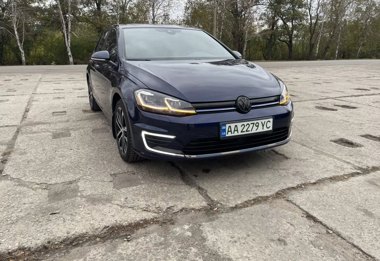 Volkswagen e-Golf  35.8 kWh 2019271