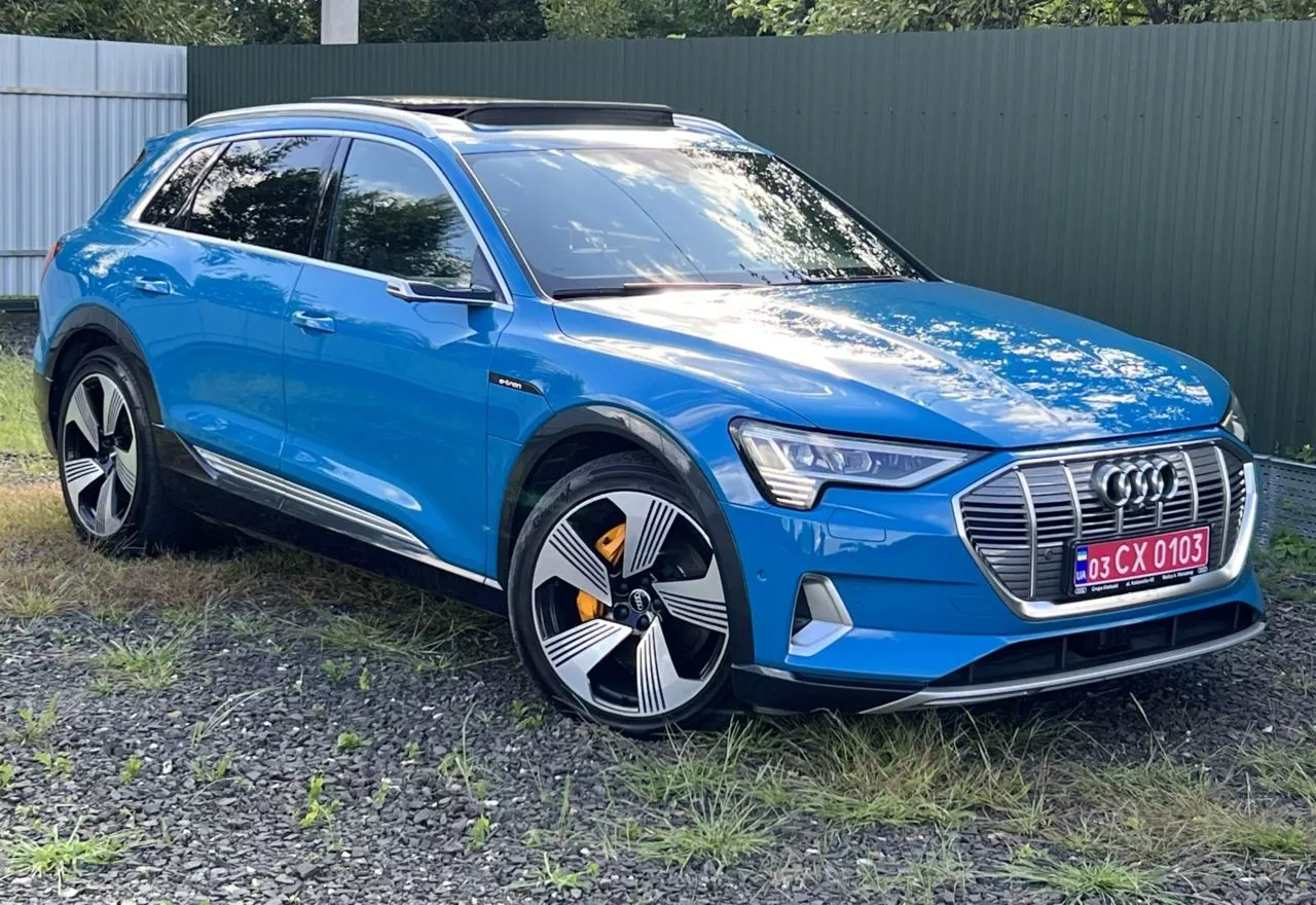 Audi E-tron 