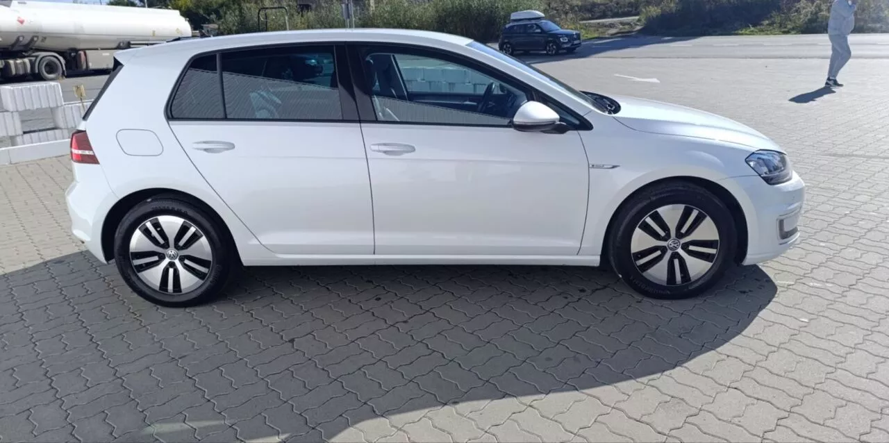 Volkswagen e-Golf  24 kWh 201571