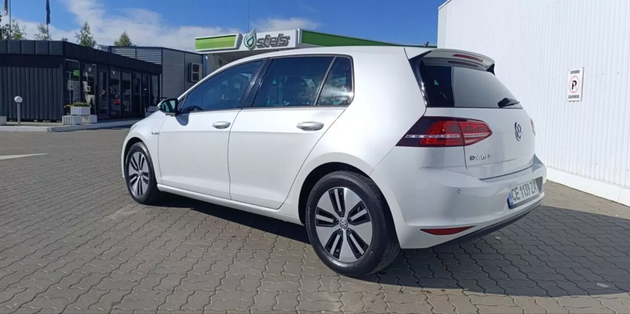 Volkswagen e-Golf  24 kWh 2015121