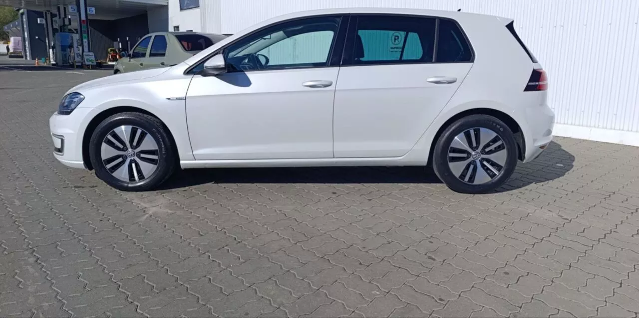 Volkswagen e-Golf  24 kWh 2015141