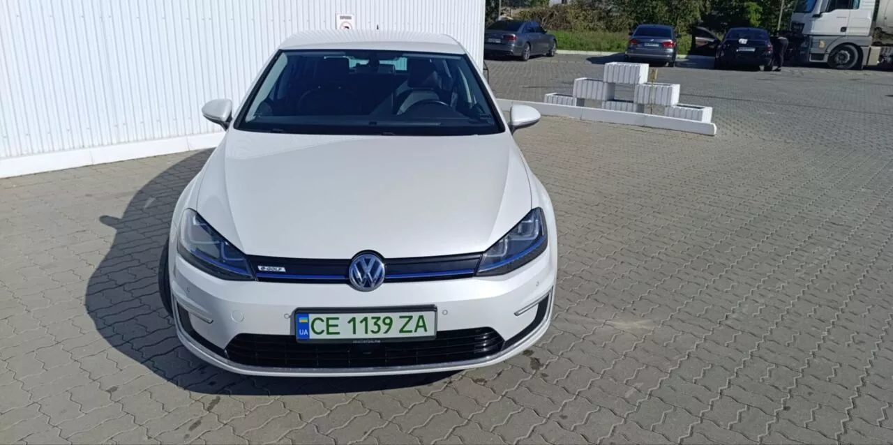 Volkswagen e-Golf  24 kWh 2015201