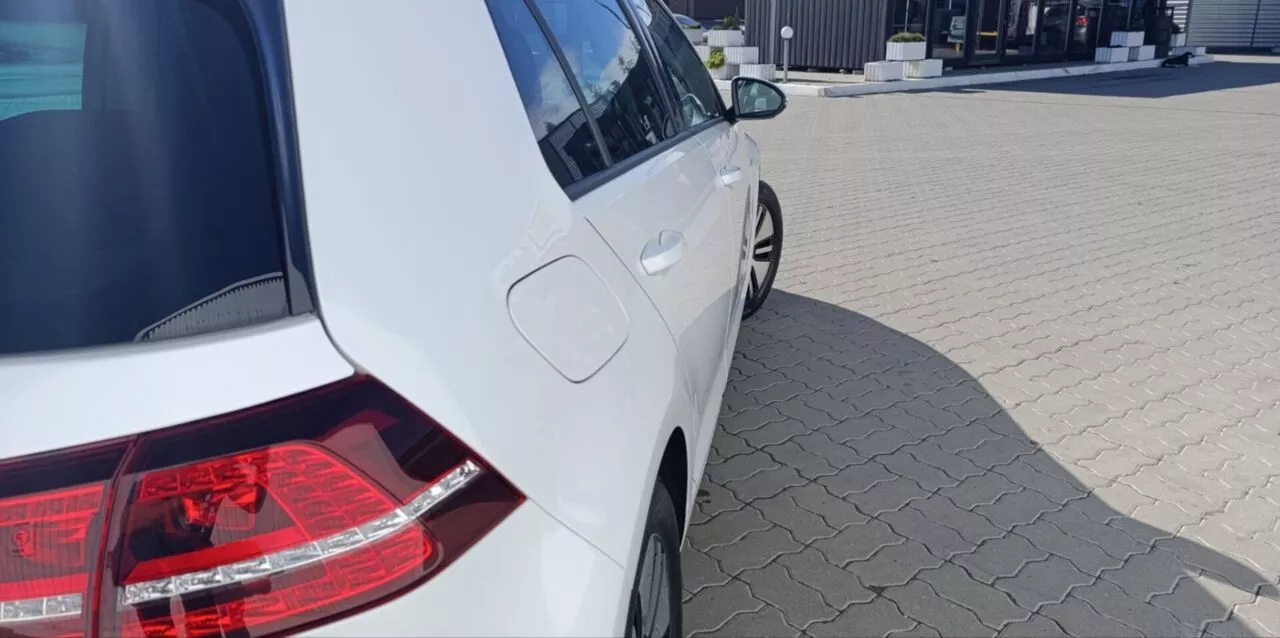 Volkswagen e-Golf  24 kWh 2015231