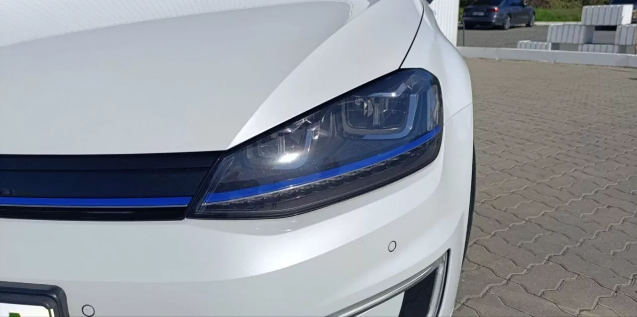 Volkswagen e-Golf  24 kWh 2015271