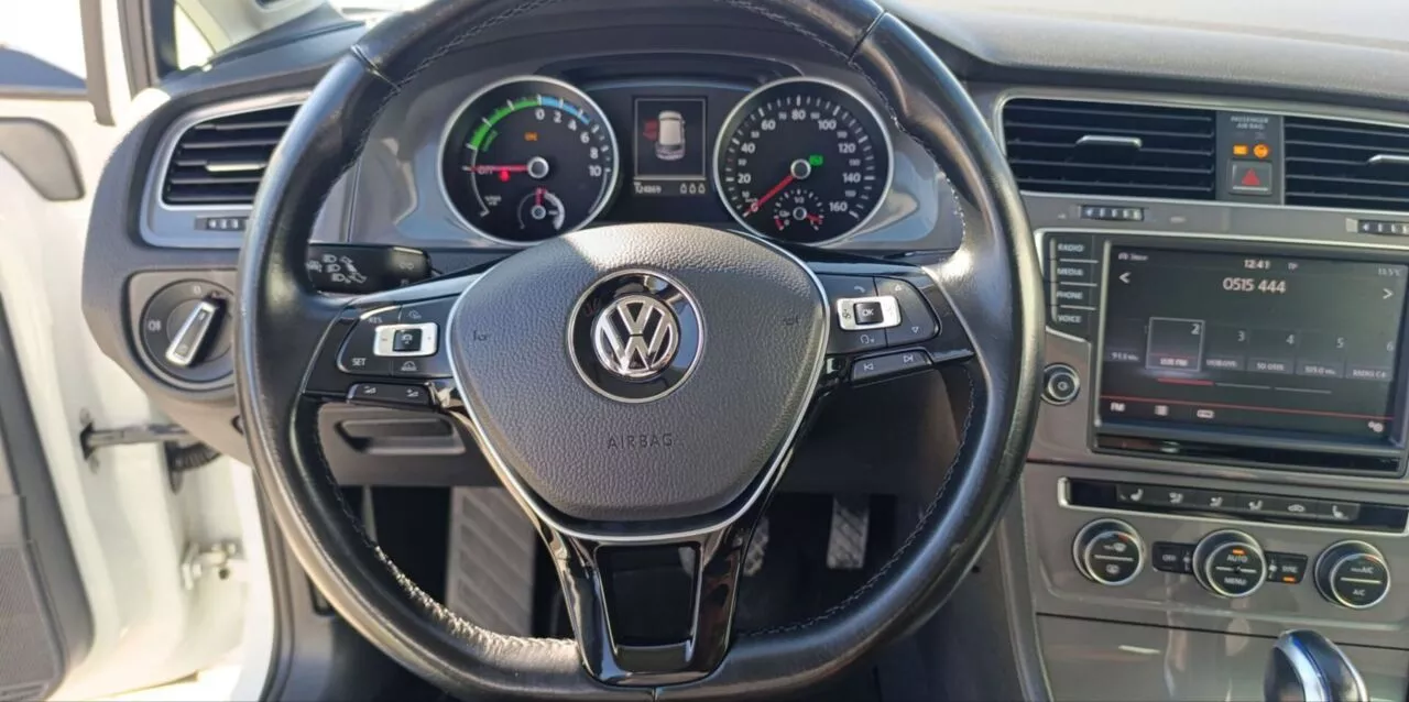 Volkswagen e-Golf  24 kWh 2015351