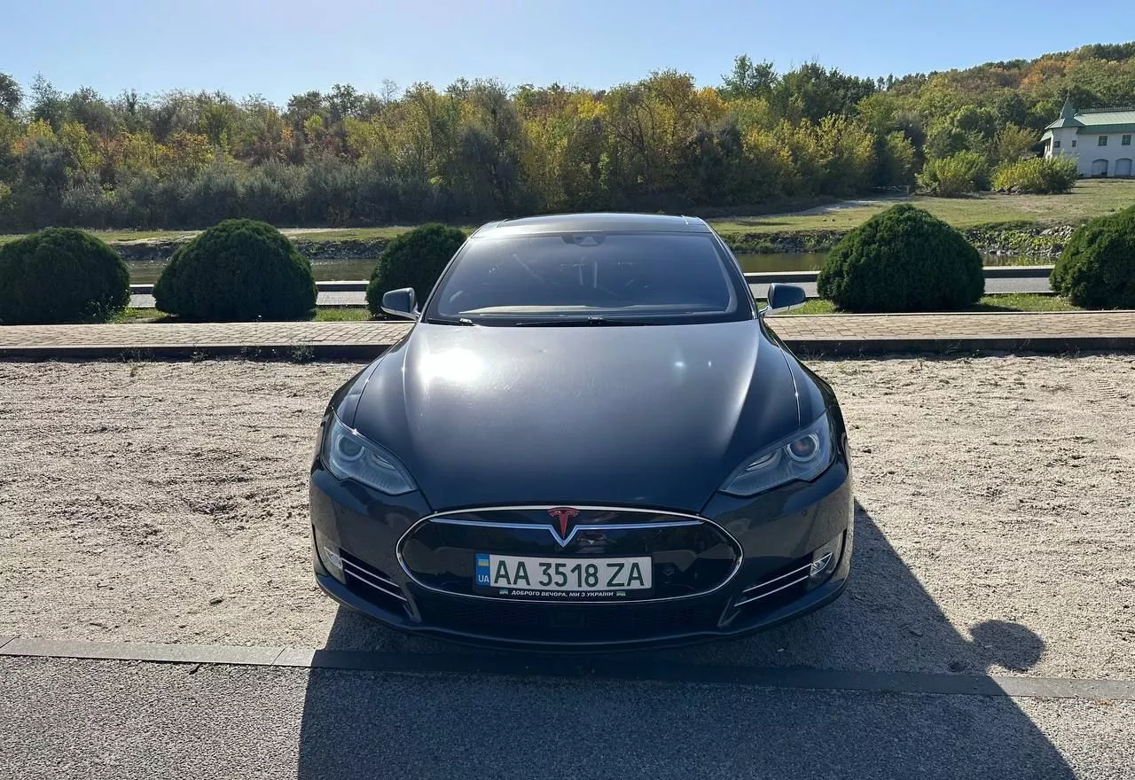 Tesla Model S  85 kWh 2014351