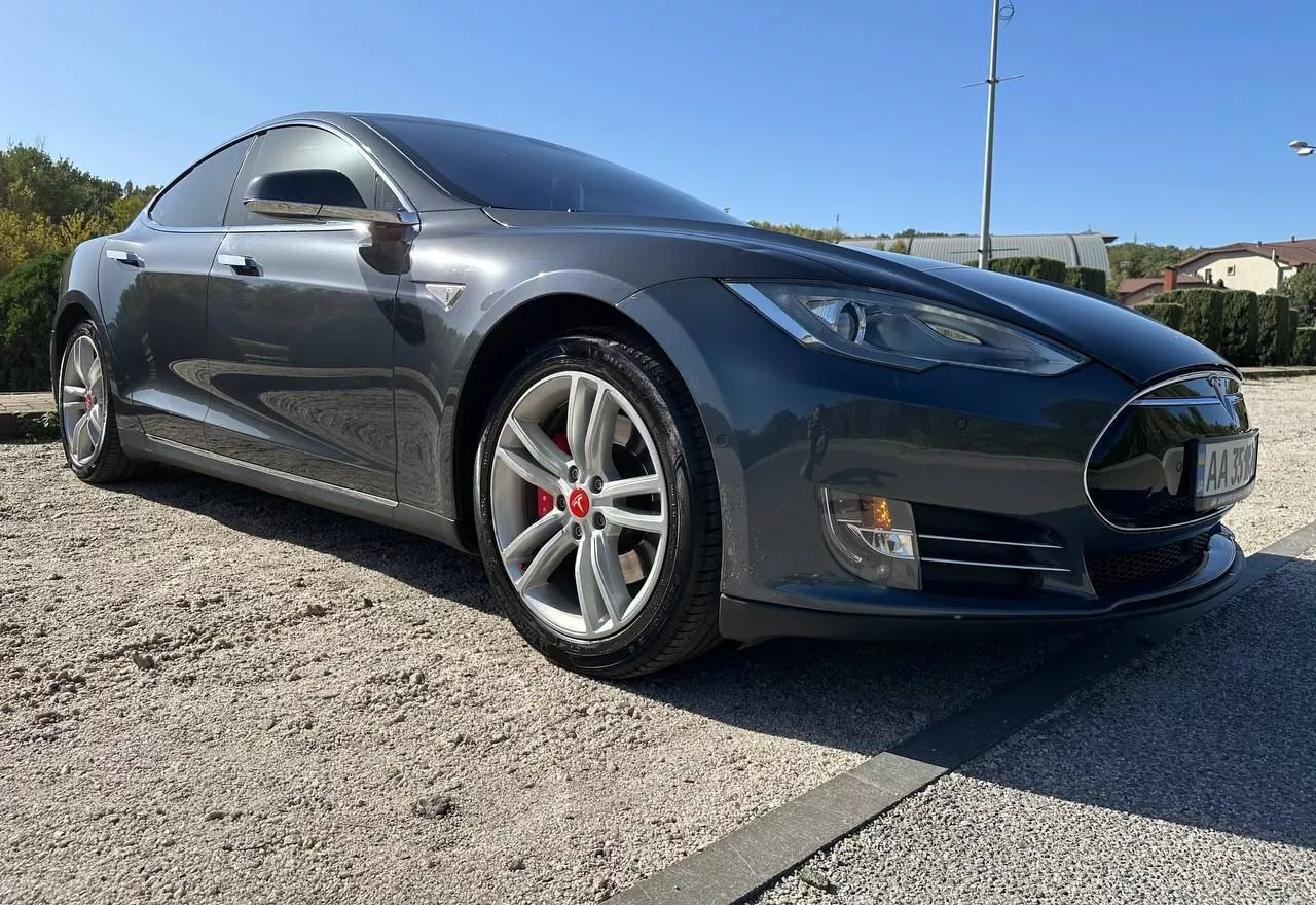 Tesla Model S  85 kWh 2014361