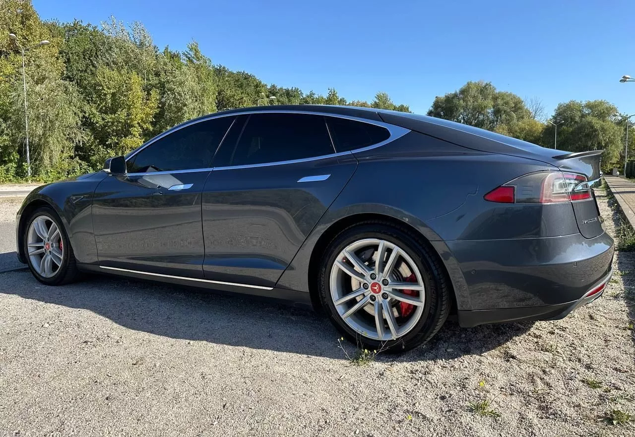 Tesla Model S  85 kWh 201441