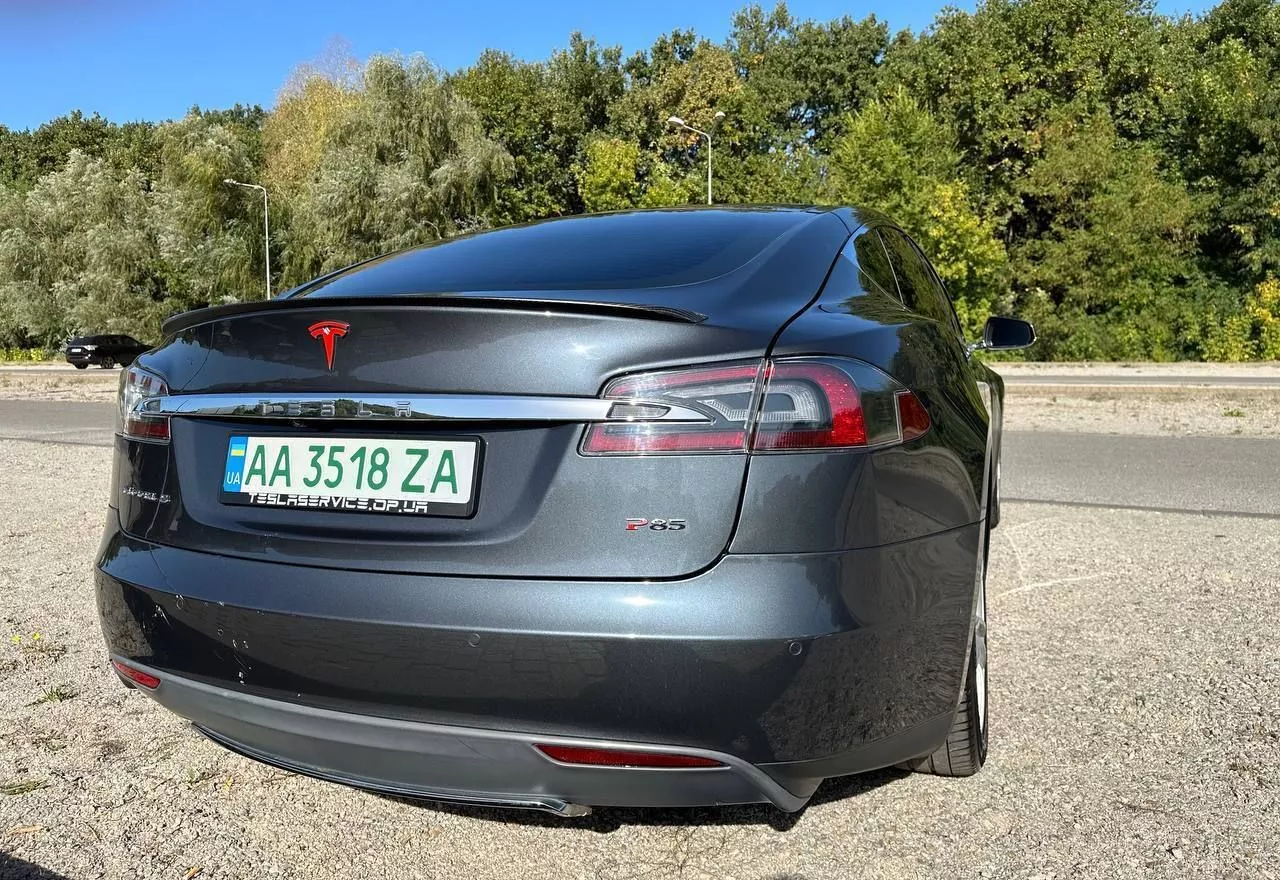 Tesla Model S  85 kWh 201491