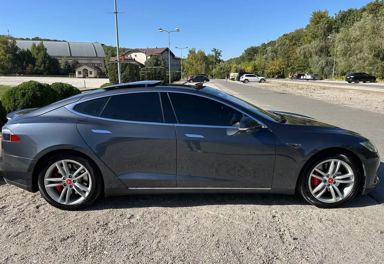 Tesla Model S  85 kWh 2014161