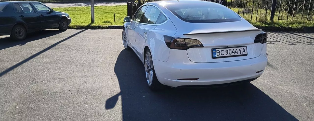 Tesla Model 3  80.5 kWh 201921