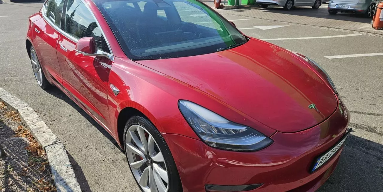 Tesla Model 3  80.5 kWh 2018111